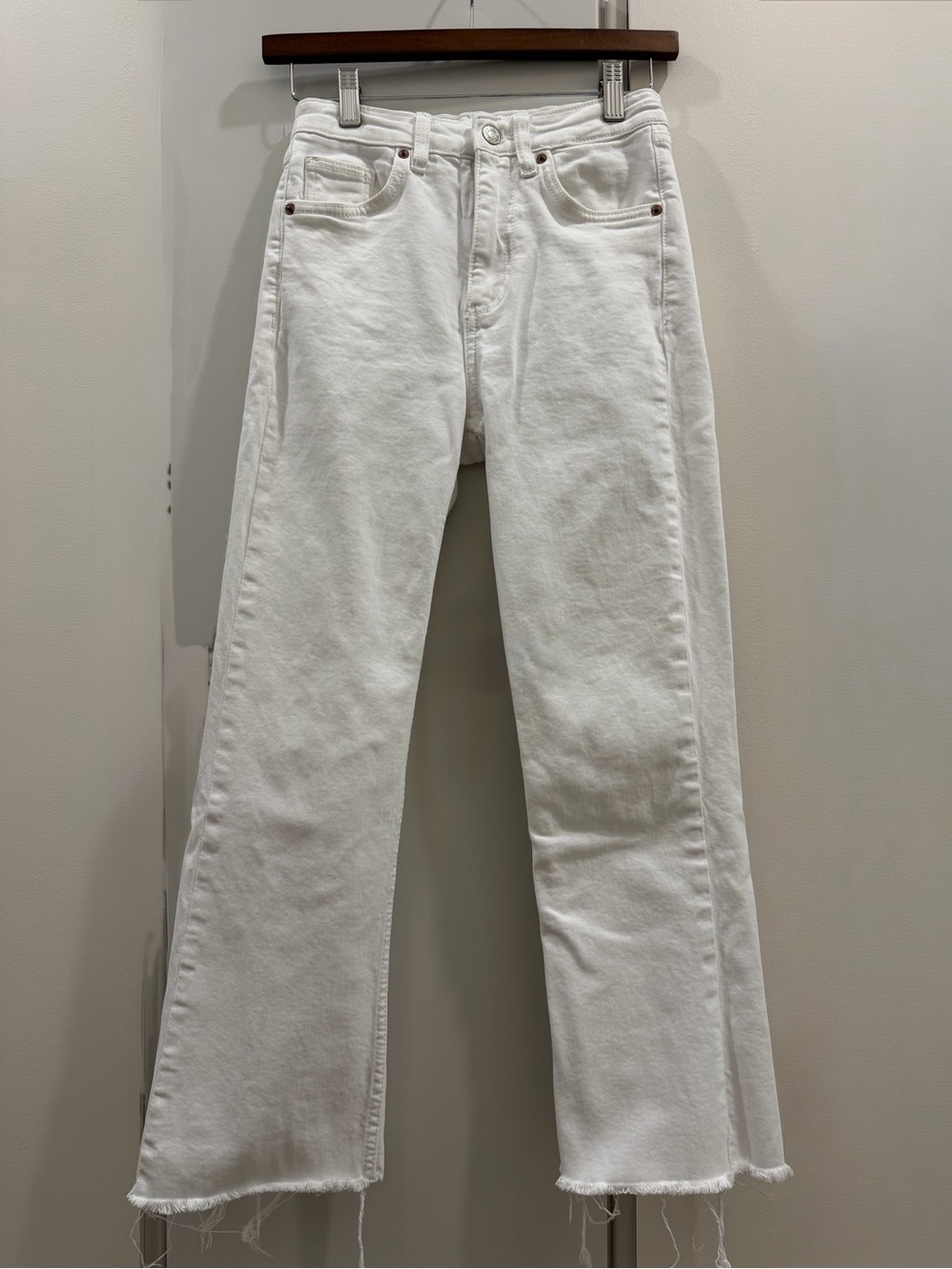 Zara White High-Rise Straight-Leg Jeans with Freyed Hem SZ 2 - Picture 1 of 6
